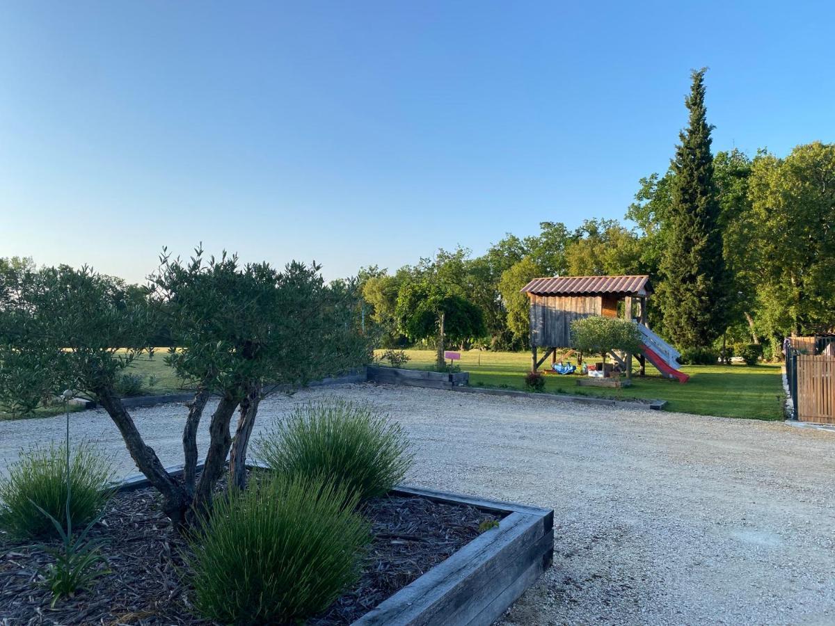 Hotel Coulonges Savignac-sur-Leyze Zewnętrze zdjęcie