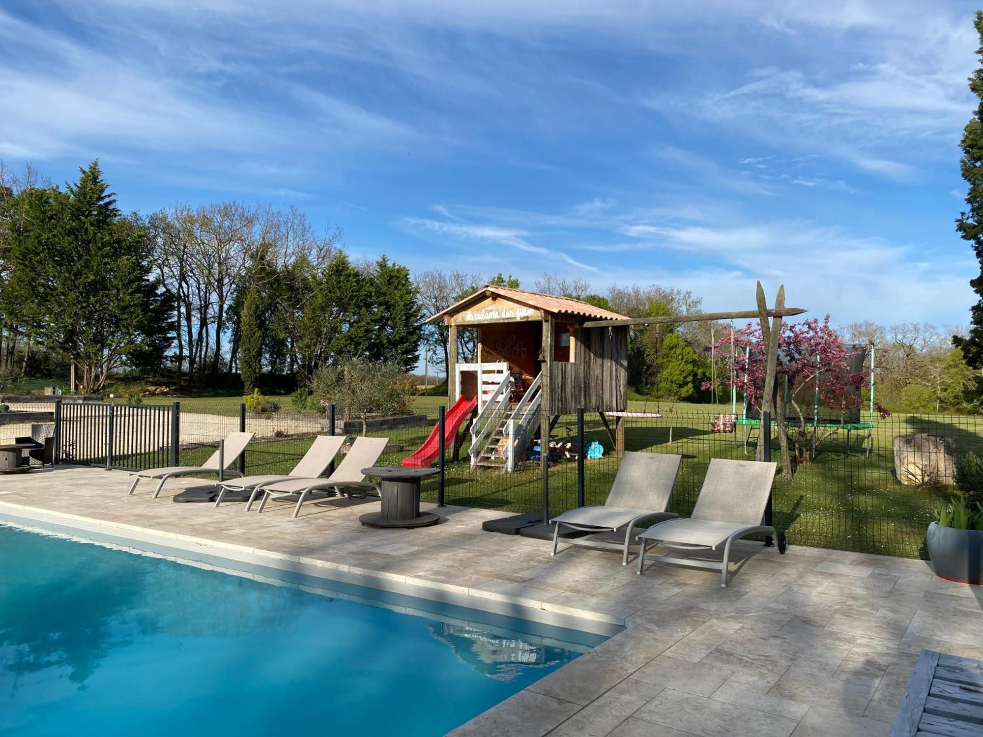 Hotel Coulonges Savignac-sur-Leyze Zewnętrze zdjęcie